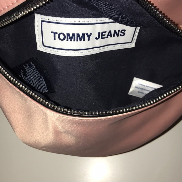 Tommy Hilfiger waist bag / fanny pack - Picture 2 of 4